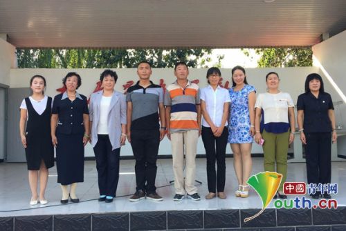 百姓宣讲进学校--8名宣讲员