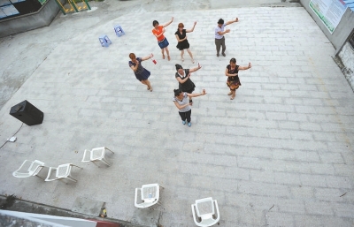 最美大学生村官,陈秀莉,为乡亲打开一扇窗